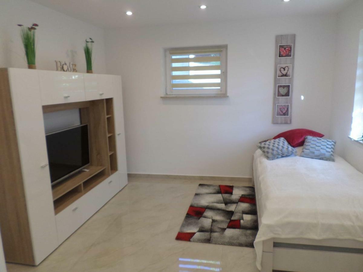 1 Zi. Apartment Naehe Flughafen/Messe Stuttgart 24H Waldenbuch Dış mekan fotoğraf